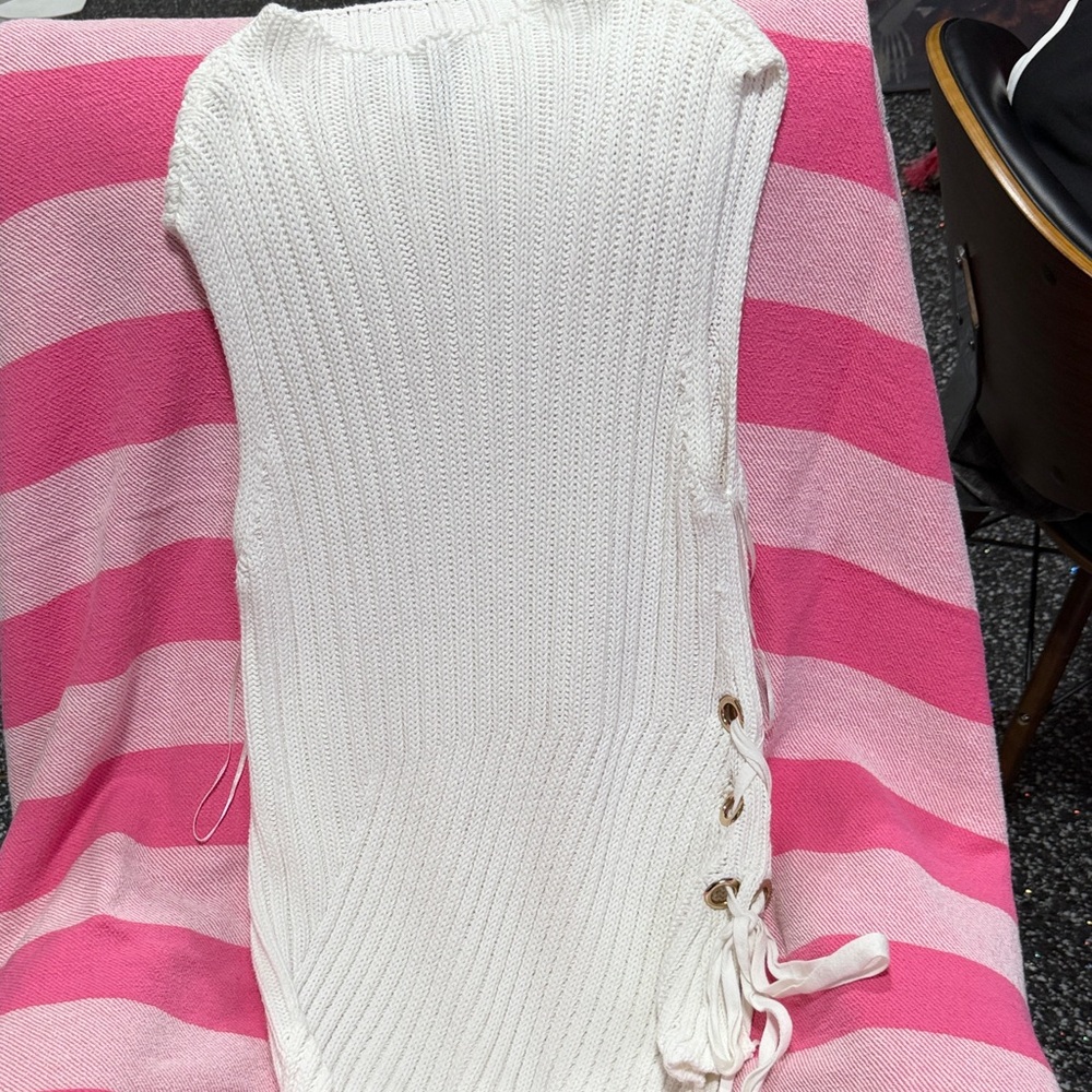 Jennifer Lopez Ivory Knit Sweater